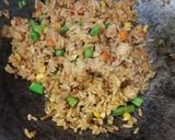 Foto langkah ke 2 dari resep Nasi Goreng Pelangi.