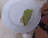 Foto langkah ke 10 dari resep Vietnam Spring Roll.