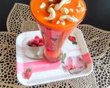 A picture of step 2 of Papaya banana smoothie 🥤.