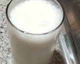 A picture of step 1 of Vanilla milkshake.