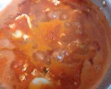 A picture of step 4 of Huevos Ahogados (Eggs Poached in Tomato Sauce).