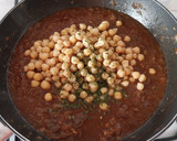 Foto del paso 5 de la receta: Garbanzos estofados con gambas