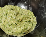 Foto del paso 2 de la receta: Fritters de calabacín y mozzarella