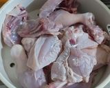 Foto langkah ke 1 dari resep Ayam bumbu kuning.