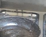 A picture of step 5 of French toast filled with chocolate and banana.