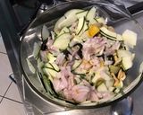 Une image de l'étape 8 de Salade de pâtes marinée aux tomates, concombre, courgette, oignon de roscoff et Lonzo.