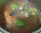Sup Ikan Salmon Brokoli dan Wortel MPASI 1 Tahun + langkah memasak 3 foto