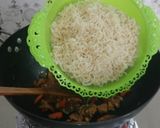 A picture of step 5 of Stir fry noodles.