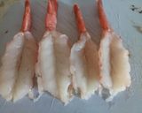 A picture of step 2 of Spicy butterflied prawns.