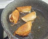 चीज़ क्रिस्पी ब्रेड गुझिया (Cheese crispy bread gujhiya recipe in hindi) रेसिपी चरण 10 फोटो