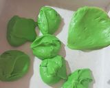 A picture of step 7 of Evergreen Layer Cake.