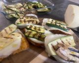 Foto del passaggio 4 della ricetta Bruschetta di pane casereccio con caciocavallo e verdure grigliate