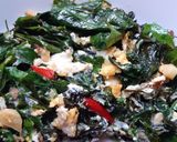 รูปขั้นตอนการทำที่ 3 ของ ใบเหลียงผัดไข่