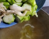 Foto langkah ke 4 dari resep Sup Sayur Oyong Jamur Tiram.