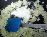 Foto del paso 4 de la receta: 🥒Cintas de calabacín con almejas a la marinera⚓