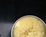 A picture of step 2 of Aloo Paratha.