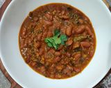 A picture of step 11 of Rajma palak curry.