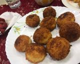 A picture of step 5 of Chicken cheese ball.