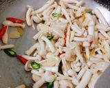Hình bước làm 3 của món Nấm xào