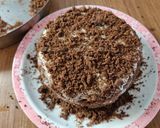 A picture of step 5 of Black forest ice cream cake.