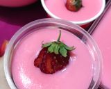 Foto langkah ke 3 dari resep Puding Strawberry.