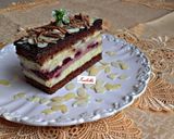 Mézes, piskótás meggyes szelet recept fázis 11 fotója