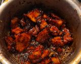 A picture of step 6 of Thịt Kho Tiêu (Vietnamese Braised Black Pepper Pork).