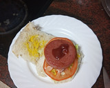 Foto del paso 3 de la receta: Hamburguesa de fiambre con lechuga, tomate, cebolla y queso