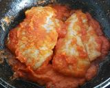 Foto del paso 7 de la receta: Merluza en salsa de pimientos con gambas y espinacas