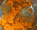 A picture of step 1 of Gajar Halwa Cake.