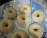 Foto langkah ke 4 dari resep Donat maizena.