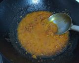 A picture of step 2 of Sav tamatar ki sabji.