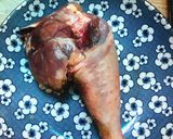 Hình bước làm 1 của món Đùi gà nướng mật ong