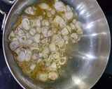 Hình bước làm 2 của món Tép (moi) khô rang khế, lá gừng