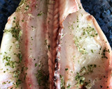 Foto del paso 2 de la receta: Lubina abierta al horno