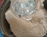 Foto langkah ke 1 dari resep Mushroom Cheese Pizza.