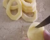 A picture of step 1 of Rings pakora.