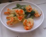 Foto del paso 1 de la receta: Flor de calabacín en tempura