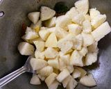 A picture of step 3 of Fried idli.