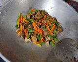 Foto langkah ke 4 dari resep Tumis Ati Bakso Sayuran.
