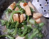 Foto langkah ke 3 dari resep Cah brokoli tahu telur.