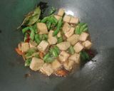 Foto langkah ke 3 dari resep Tumis Buncis Tahu Saus Tiram.