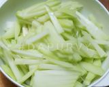 Foto langkah ke 1 dari resep Oseng CAMBAH DELE.