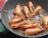Foto del paso 4 de la receta: Ensalada de arroz y langostinos