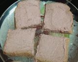 Foto del paso 3 de la receta: Tostada de paté con aceitunas y tomate condimentado