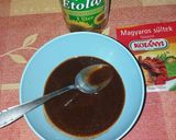 Sajtos-fokhagymás csirkecombok hagymás burgonyával recept fázis 2 fotója