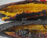 Foto del paso 1 de la receta: Plátano asado con queso 😋😋