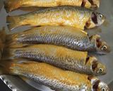 A picture of step 1 of Parshe Fish curry.