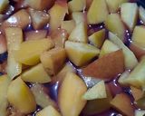 Foto del paso 2 de la receta: Mermelada de duraznos al vino tinto (para adultos)