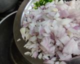 A picture of step 1 of Bhutte ki khees.